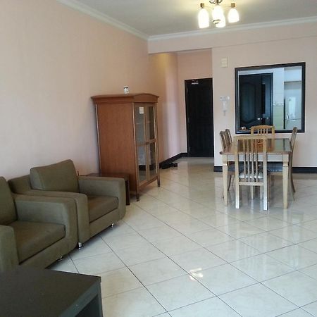 Dorcas Service Apartment - Marina Court Кота-Кінабалу Екстер'єр фото