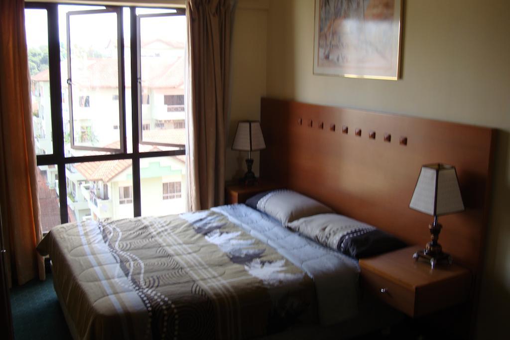Dorcas Service Apartment - Marina Court Кота-Кінабалу Номер фото