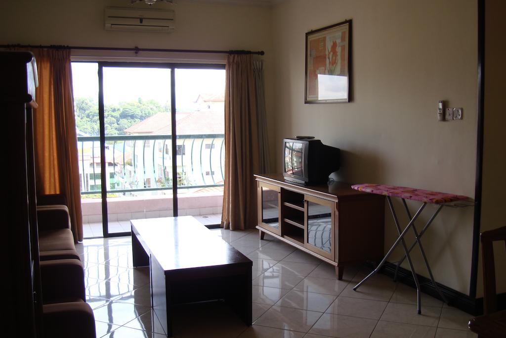 Dorcas Service Apartment - Marina Court Кота-Кінабалу Номер фото