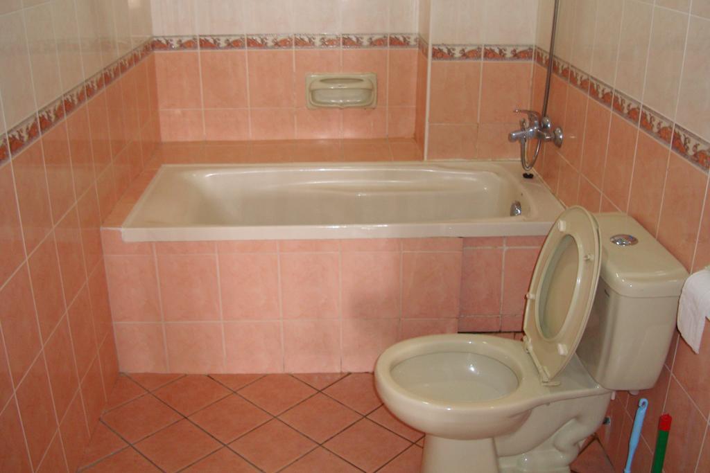 Dorcas Service Apartment - Marina Court Кота-Кінабалу Номер фото