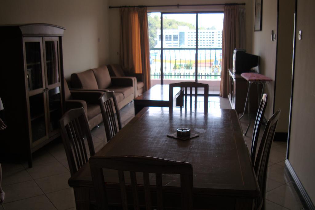 Dorcas Service Apartment - Marina Court Кота-Кінабалу Номер фото